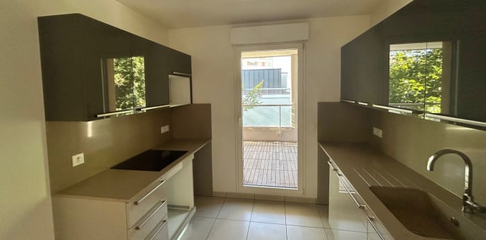 Image 4 sur 9 - Appartement  ·  Location · Sevres (92310) · 5 pièces · 104m²