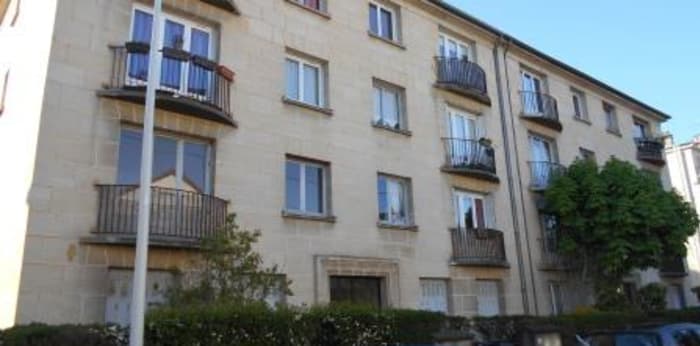 Image 1 sur 1 - Parking/box  ·  Location · Nanterre (92000)