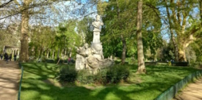 Image 8 sur 9 - Appartement  ·  Location · Paris (75017) · 6 pièces · 173m²
