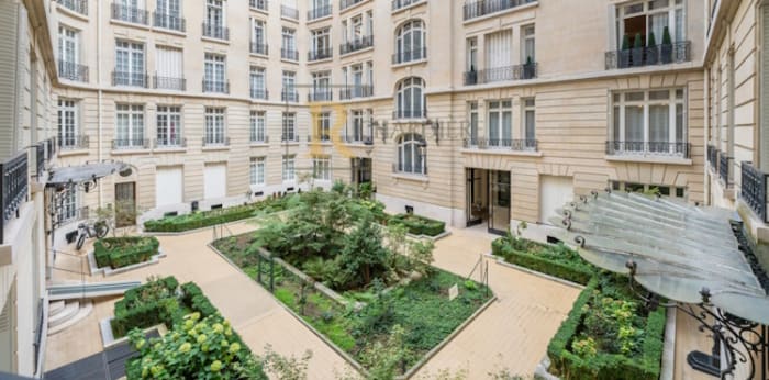 Image 9 sur 9 - Appartement  ·  Location · Paris (75017) · 6 pièces · 173m²