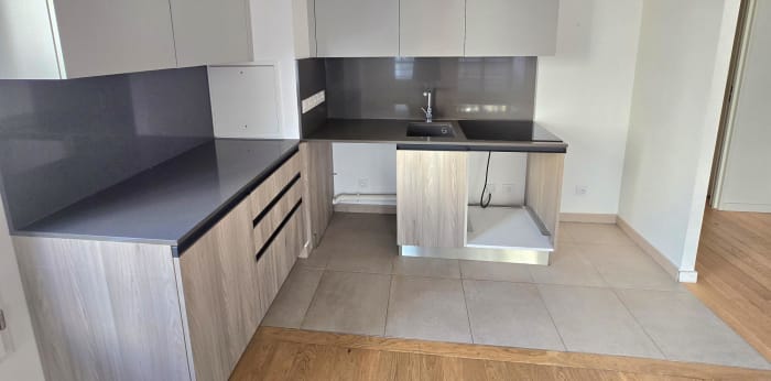 Image 2 sur 8 - Appartement  ·  Location · Suresnes (92150) · 4 pièces · 82m²