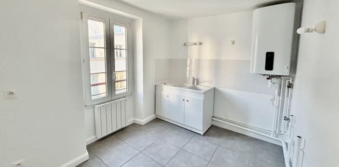Image 2 sur 6 - Appartement  ·  Location · Paris (75001) · 2 pièces · 47m²
