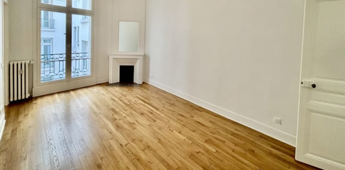 Image 4 sur 9 - Appartement  ·  Location · Paris (75008) · 7 pièces · 235m²