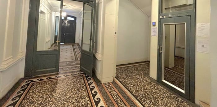 Image 2 sur 6 - Appartement  ·  Location · Paris (75008) · 2 pièces · 49m²