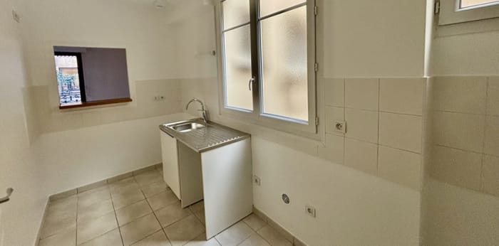 Image 6 sur 7 - Appartement  ·  Location · Paris (75008) · 2 pièces · 73m²