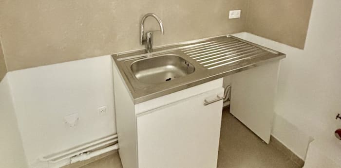 Image 5 sur 6 - Appartement  ·  Location · Paris (75008) · 1 pièce · 27m²