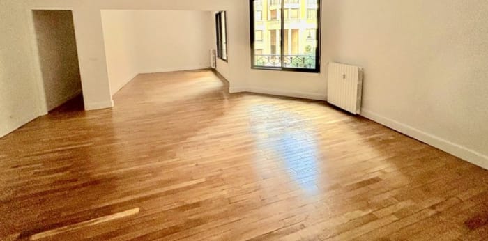 Image 2 sur 9 - Appartement  ·  Location · Paris (75008) · 4 pièces · 113m²