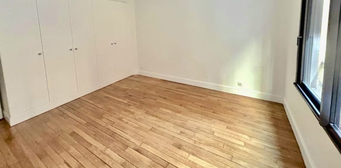 Image 5 sur 9 - Appartement  ·  Location · Paris (75008) · 4 pièces · 113m²