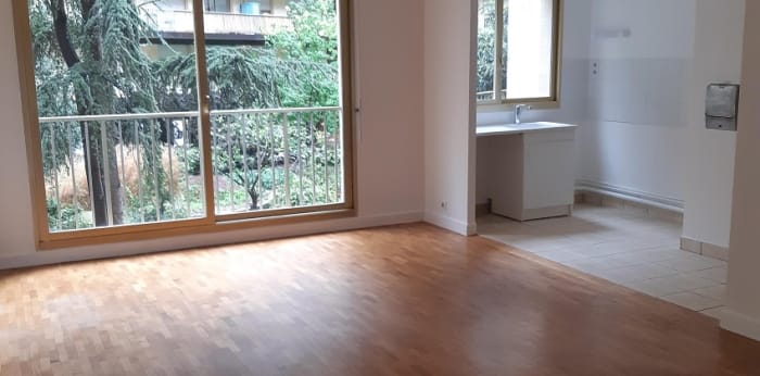 Image 2 sur 7 - Appartement  ·  Location · Paris (75017) · 3 pièces · 71m²