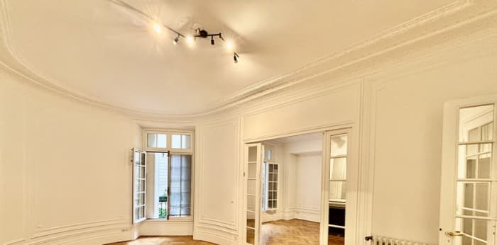 Image 2 sur 9 - Appartement  ·  Location · Paris (75017) · 5 pièces · 156m²