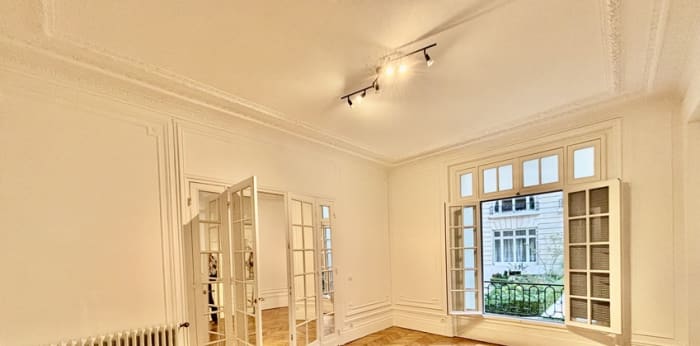 Image 3 sur 9 - Appartement  ·  Location · Paris (75017) · 5 pièces · 156m²
