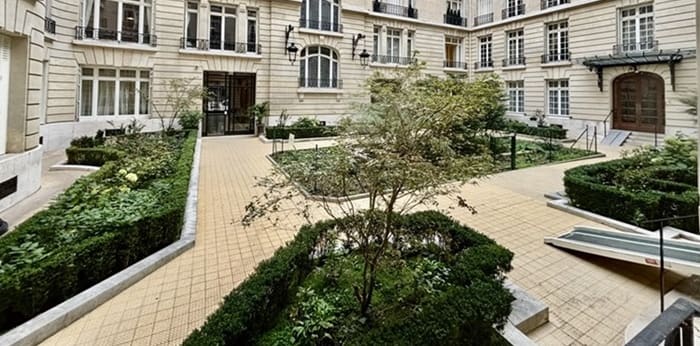 Image 9 sur 9 - Appartement  ·  Location · Paris (75017) · 5 pièces · 156m²