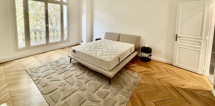 Image 7 sur 9 - Appartement  ·  Location · Paris (75017) · 4 pièces · 188m²