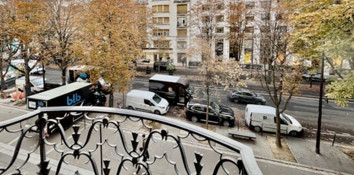 Image 3 sur 7 - Appartement  ·  Location · Paris (75008) · 3 pièces · 110m²