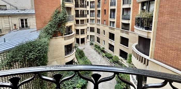 Image 1 sur 5 - Appartement  ·  Location · Paris (75008) · 1 pièce · 27m²