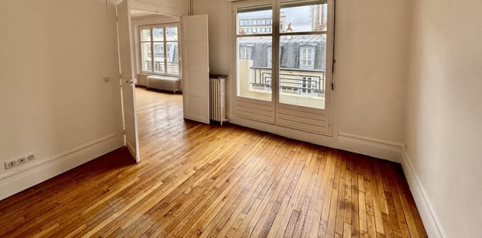 Image 8 sur 9 - Appartement  ·  Location · Paris (75007) · 5 pièces · 142m²