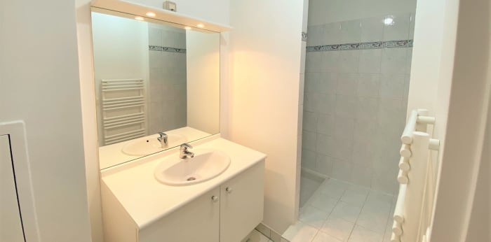 Image 6 sur 8 - Appartement  ·  Location · Paris (75016) · 4 pièces · 108m²