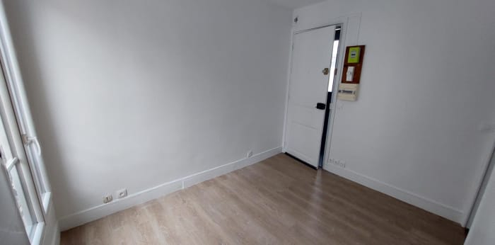 Image 2 sur 4 - Appartement  ·  Location · Paris (75017) · 1 pièce · 16m²