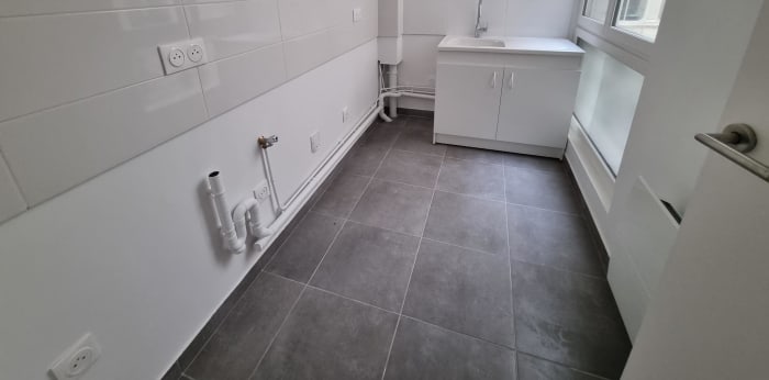 Image 2 sur 5 - Appartement  ·  Location · Paris (75009) · 3 pièces · 75m²