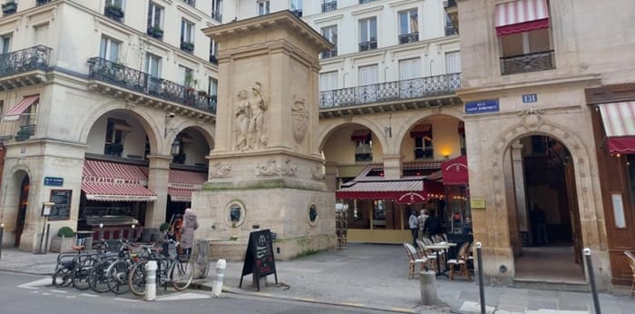 Image 7 sur 9 - Appartement  ·  Location · Paris (75007) · 4 pièces · 105m²