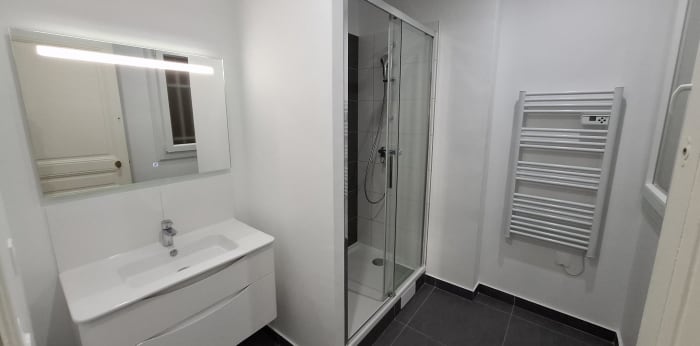 Image 6 sur 8 - Appartement  ·  Location · Paris (75008) · 7 pièces · 231m²