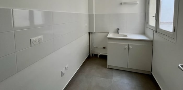 Image 2 sur 7 - Appartement  ·  Location · Paris (75009) · 3 pièces · 64m²