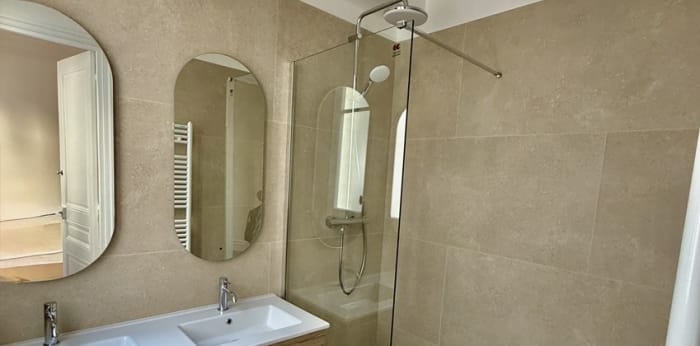 Image 6 sur 7 - Appartement  ·  Location · Paris (75007) · 5 pièces · 125m²