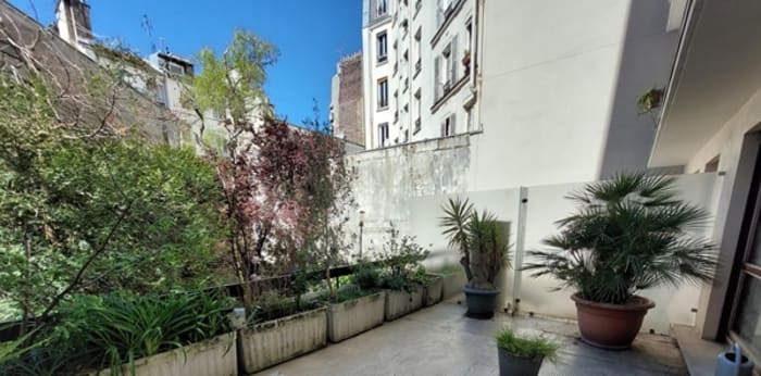 Image 1 sur 6 - Appartement  ·  Location · Paris (75011) · 1 pièce · 27m²