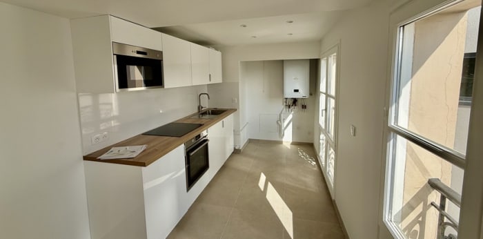 Image 3 sur 9 - Appartement  ·  Location · Paris (75001) · 3 pièces · 96m²