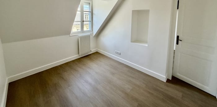 Image 6 sur 9 - Appartement  ·  Location · Paris (75001) · 3 pièces · 96m²
