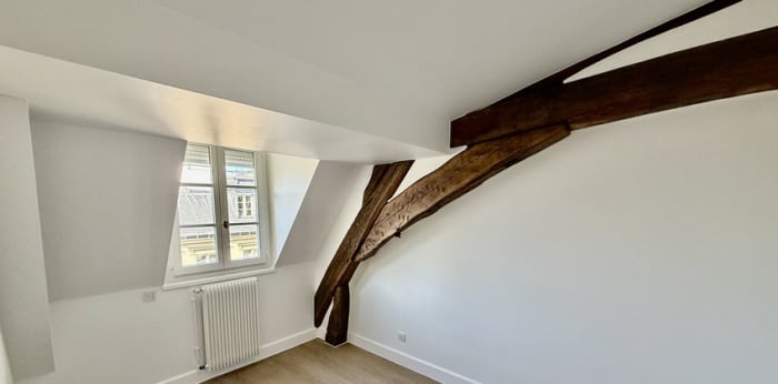 Image 7 sur 9 - Appartement  ·  Location · Paris (75001) · 3 pièces · 96m²
