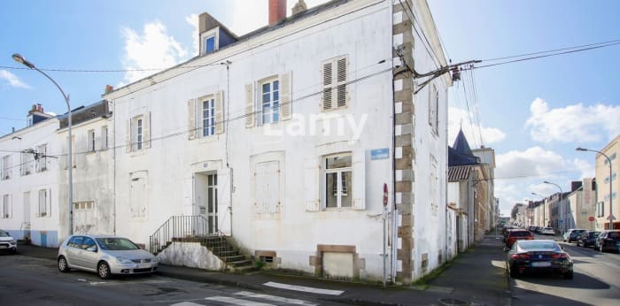 Image 1 sur 14 - Maison/villa  ·  Vente · La Roche Sur Yon (85000) · 10 pièces · 520m²