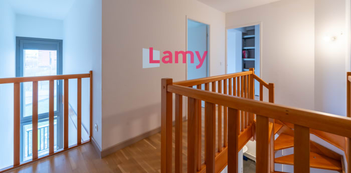 Image 8 sur 10 - Appartement  ·  Vente · Nanterre (92000) · 3 pièces · 72m²