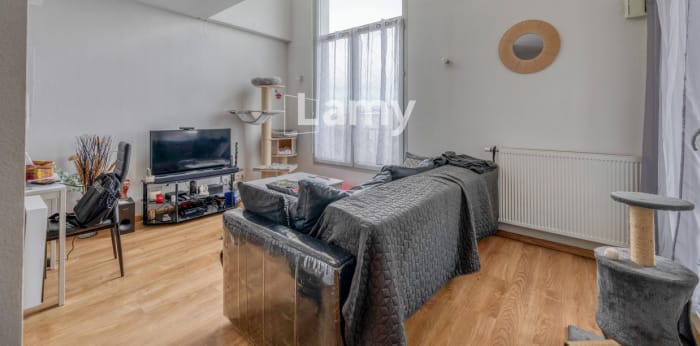 Image 1 sur 9 - Appartement  ·  Vente · Pessac (33600) · 2 pièces · 47m²