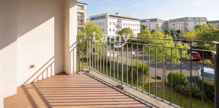 Image 1 sur 15 - Appartement  ·  Vente · Bordeaux (33300) · 3 pièces · 67m²