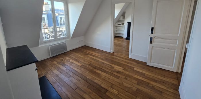 Image 5 sur 12 - Appartement  ·  Vente · Paris (75018) · 2 pièces · 34m²