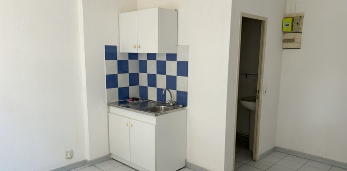Image 2 sur 3 - Appartement  ·  Vente · Marseille (13001) · 1 pièce · 16m²