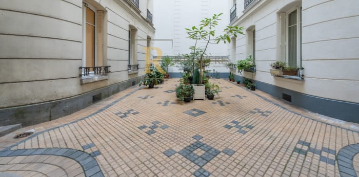 Image 9 sur 11 - Appartement  ·  Vente · Paris (75017) · 5 pièces · 112m²