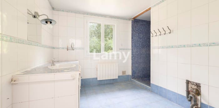 Image 9 sur 11 - Maison/villa  ·  Vente · Peyrehorade (40300) · 13 pièces · 350m²