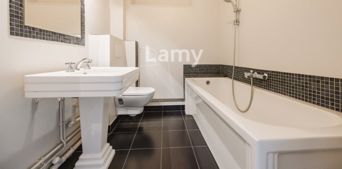 Image 7 sur 10 - Appartement  ·  Vente · Rennes (35000) · 6 pièces · 144m²