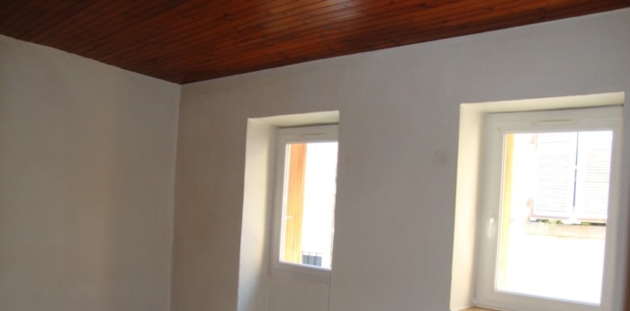 Image 1 sur 3 - Appartement  ·  Vente · Issoire (63500) · 2 pièces · 45m²