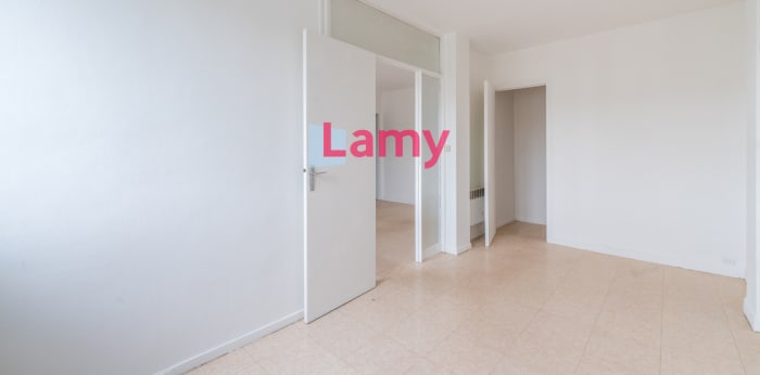 Image 7 sur 11 - Appartement  ·  Vente · Bobigny (93000) · 2 pièces · 43m²