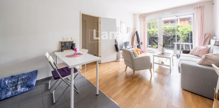 Image 1 sur 13 - Appartement  ·  Vente · Bordeaux (33300) · 2 pièces · 47m²