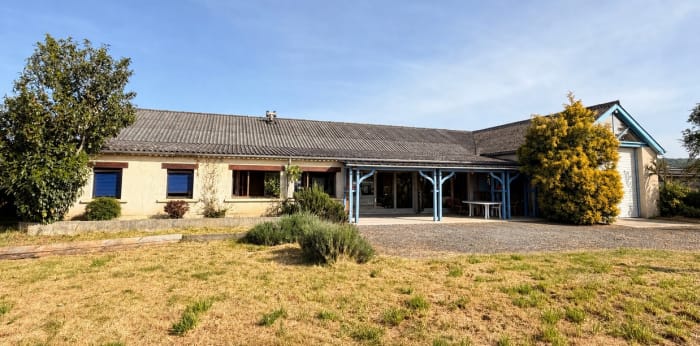 Image 1 sur 2 - Local  ·  Vente · Beuste (64800) · 10 pièces · 460m²