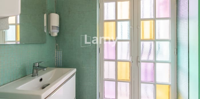 Image 8 sur 10 - Local  ·  Vente · St Cloud (92210) · 2 pièces · 51m²