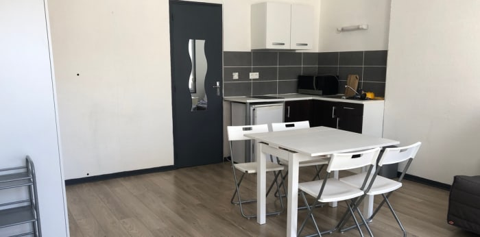 Image 1 sur 4 - Appartement  ·  Vente · Reims (51100) · 1 pièce · 27m²