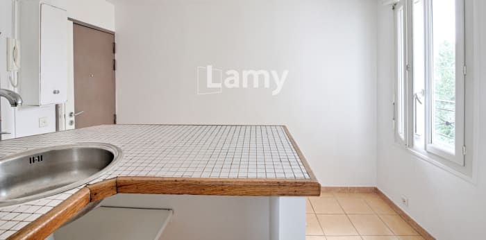 Image 1 sur 8 - Appartement  ·  Vente · Paris (75018) · 1 pièce · 19m²