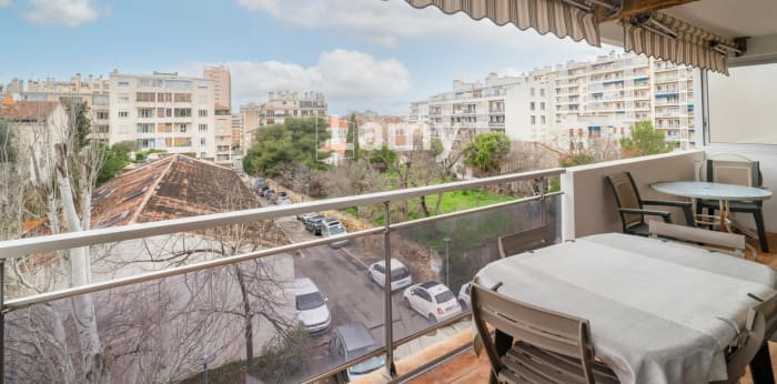 Image 4 sur 14 - Appartement  ·  Vente · Marseille (13005) · 4 pièces · 107m²