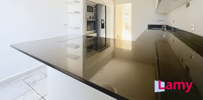 Image 11 sur 15 - Appartement  ·  Vente · Aix En Provence (13100) · 7 pièces · 190m²