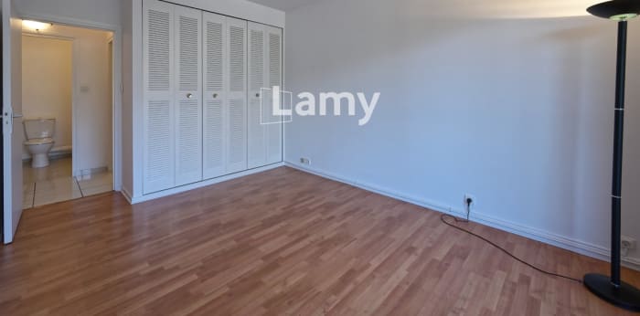 Image 7 sur 16 - Appartement  ·  Vente · Meylan (38240) · 2 pièces · 80m²